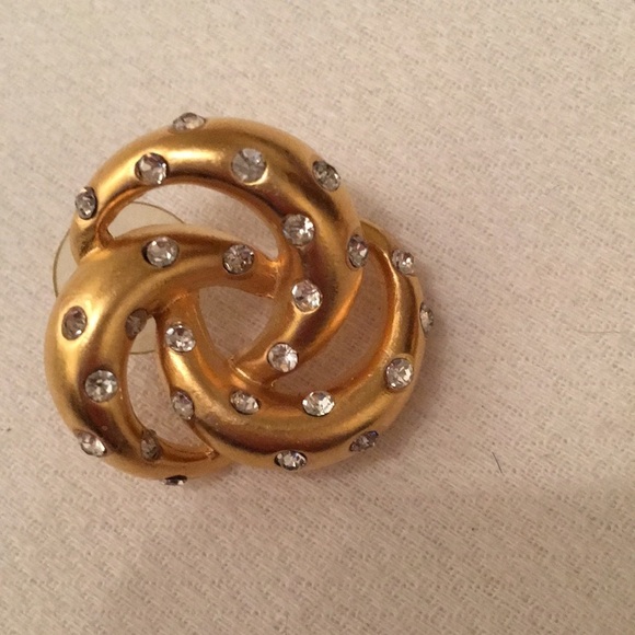 Lovely vintage gold tone and rhinestone earrings and necklace​ - Picture 4 of 6